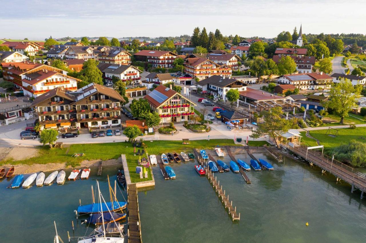 Gaestehaus Gruenaeugl Am See Gstadt am Chiemsee Esterno foto